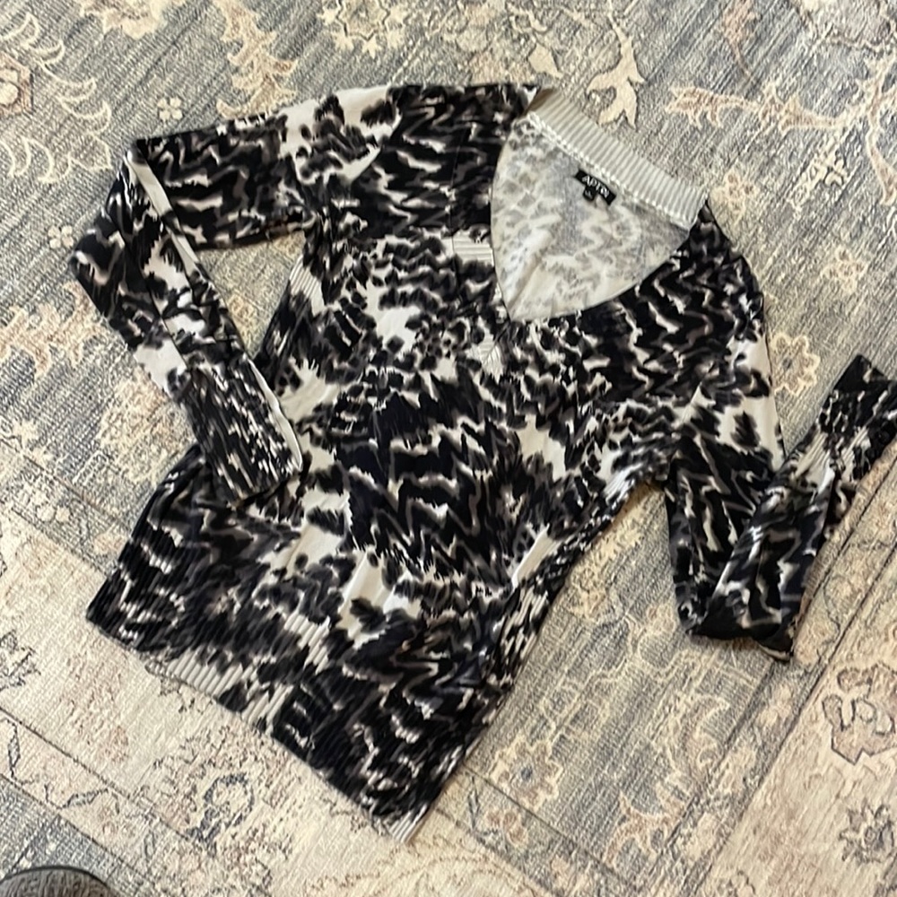 Ladies sweater
